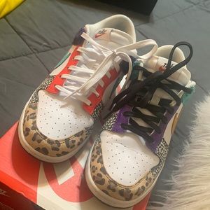 EUC. NIKE Dunk Low Se